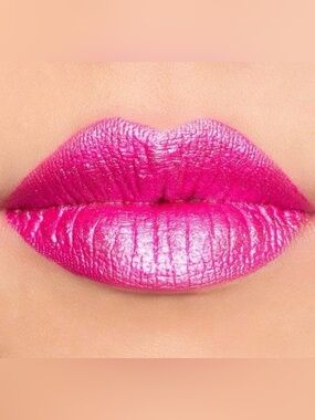 NYX Round Creamy Lipstick in Shiva